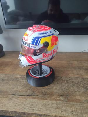 Formula 1 miniature helmet stand