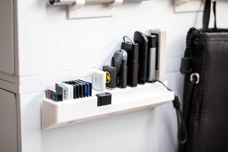 USB and SD card holder (desktop + wall mountable variants)