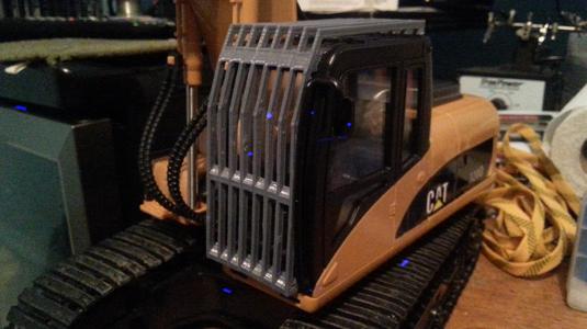 Huina 1550 Cabin Grill