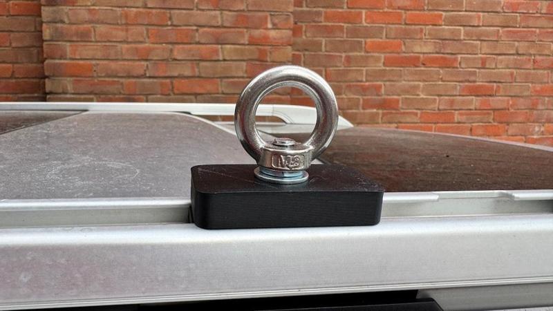 Land Rover Discovery 3/4 Roof Rail Eyelet