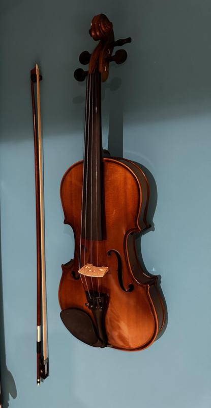 violin wall mount