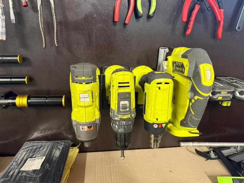 Ryobi cordless impact wrench wall bracket