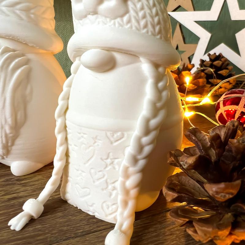 Gisela the woman among the gnomes for self-printing and milling