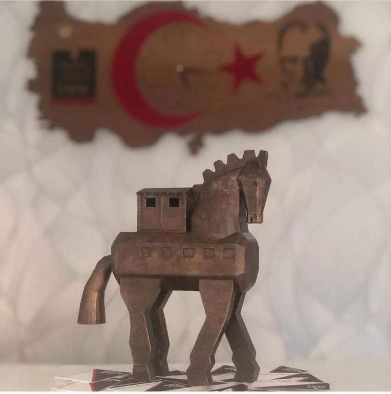 TROJAN turkish horse statue -