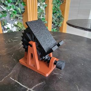 Angle-adjustable phone holder