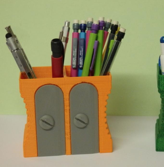 Pencil box / Pot a crayon