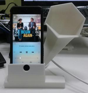 Charging dock & Sound amplifier for iphone with case