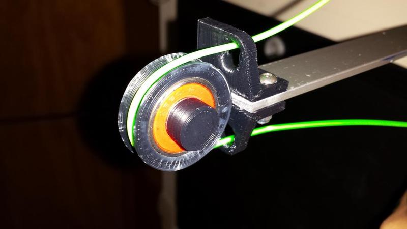 180* Filament Guide on a bearing.