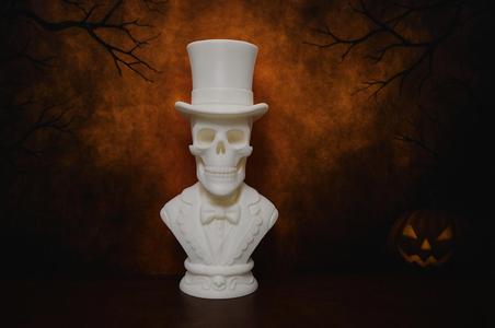 Gentleman Skull – Elegant Horror Bust
