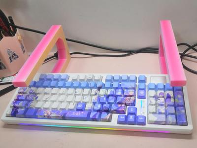 Laptop stand perfectly fits 16-inch laptop (solves the problem of insufficient desk space for a keyboard)