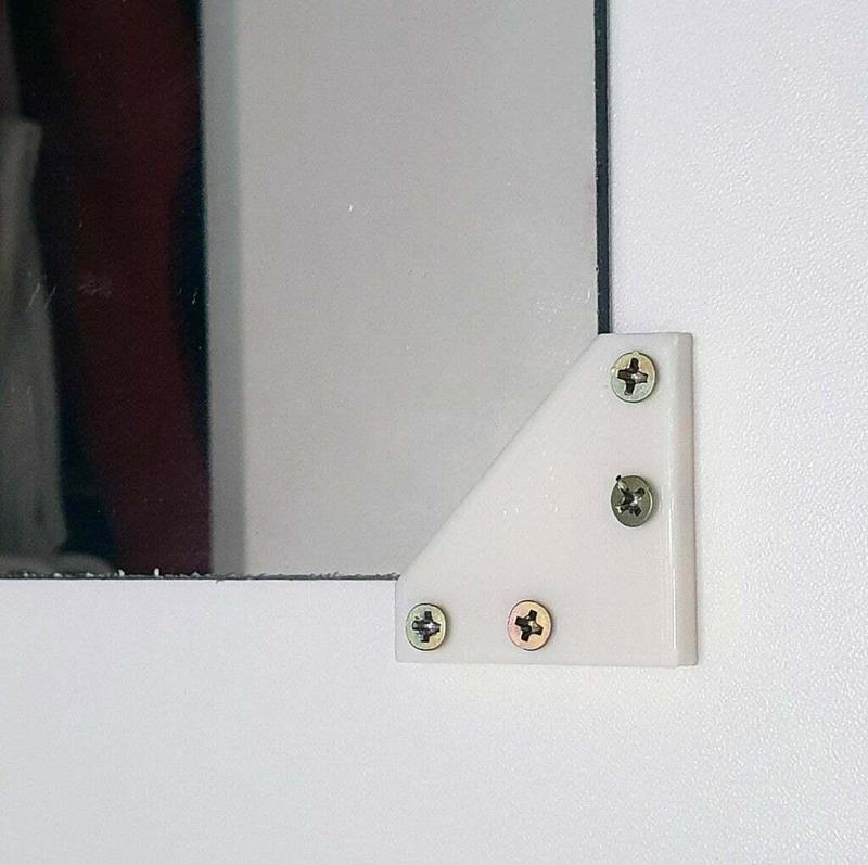 Mirror corner mount