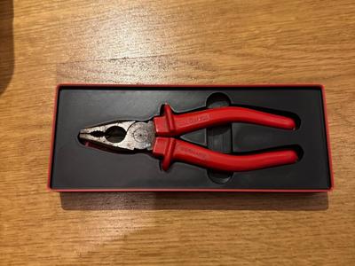 Gridfinity bin for Knipex pliers model 03 02 160