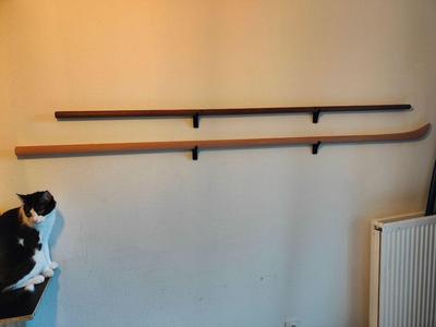Bō wall mount for hanging strips