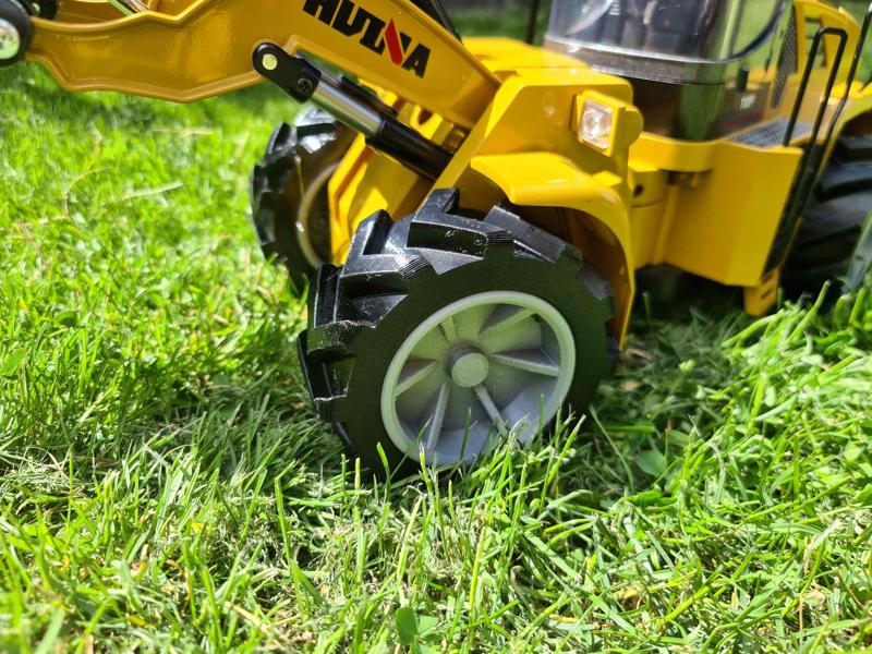 Huina 583 / Amewi wheel loader- Sand/Gravel tire