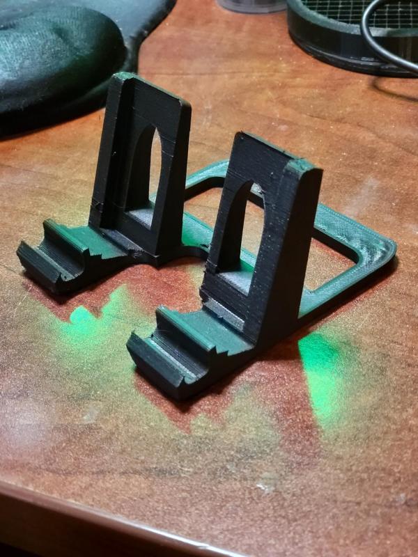 Samsung Galaxy Z Fold 3 Stand