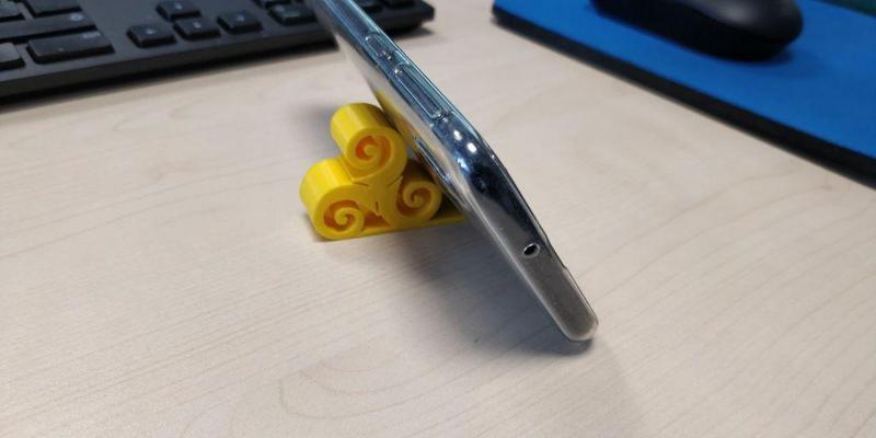 Triskel phone stand - Telephone stand