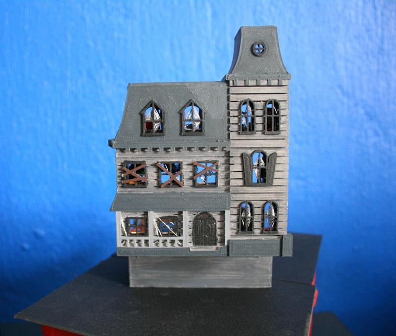 Polly Pocket style haunted house