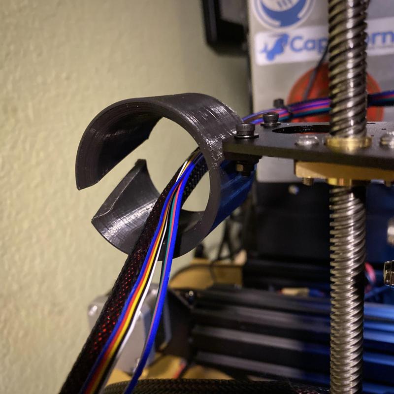 Extruder mount cable guide