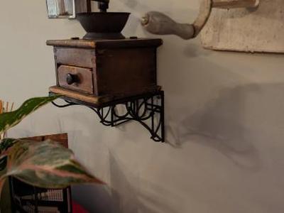 Art-Deco(ish) Shelf - 6-inch