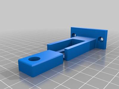 Self alignment Z axis rod clamp for ROBO3D