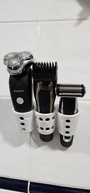 Bathroom accessories holder