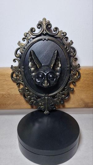 baroque bat frame