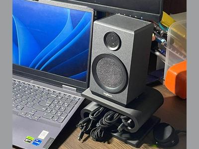 Speaker Stand