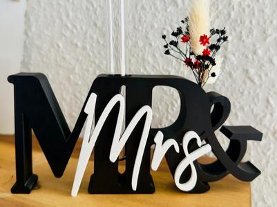 Mr & MRs