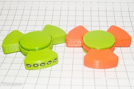 Hand spinner: model 4