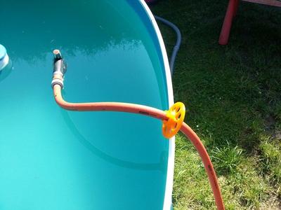 Hosepipe holder for pool 3/4" / Gartenschlauchhalter fuer Pool
