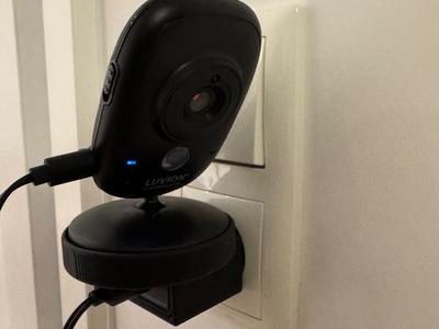 LUVION Platinum EU outlet socket babyphone holder