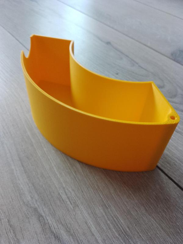 Organizer po pustej szpuli po filamencie