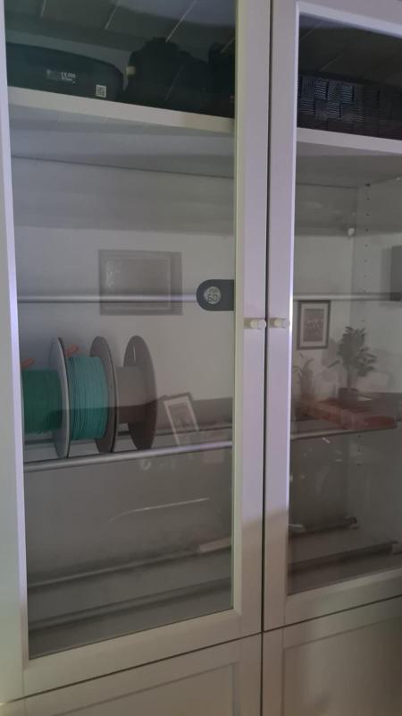 HB1-z³D Hygrometer bracket for Ikea Billy Oxberg door