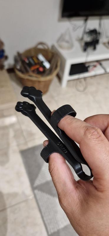 Cat Paw - Finger Tong