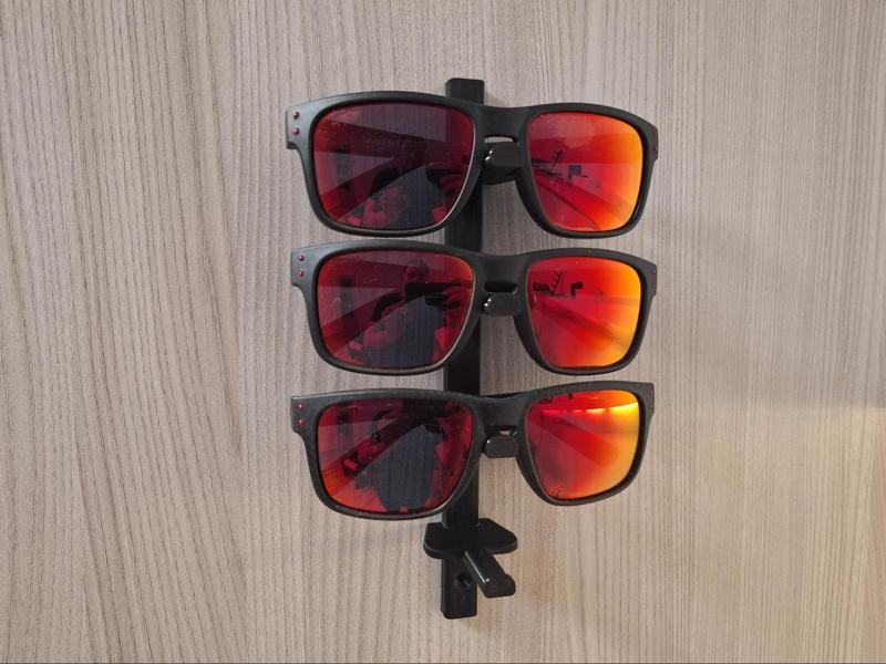 Sunglasses wall holder for 4 Glasses