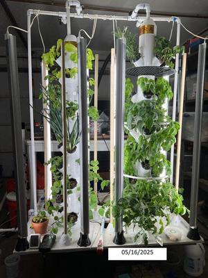 Modular Hydroponic Tower ---- Remixed Base and Top