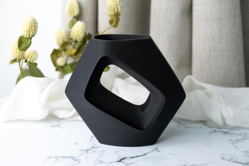 Nexus Vase – Sleek Geometric Decor for Modern Interiors