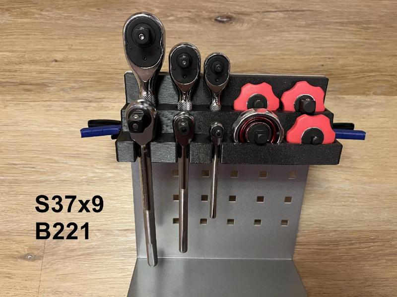 S37x9 - B221 - Spezial - Ratschen   