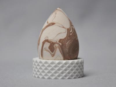 Diamond-shaped, knurled-in beauty blender holder