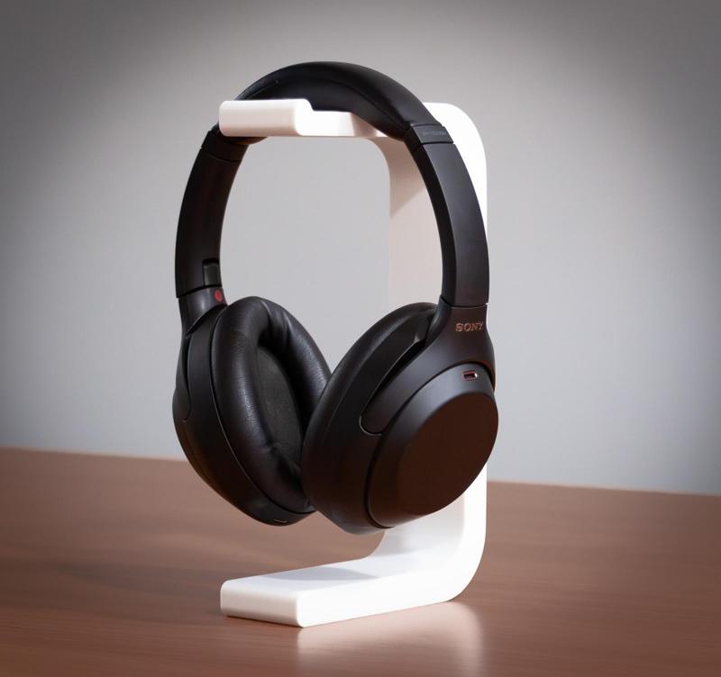 Minimalist Headphone Stand