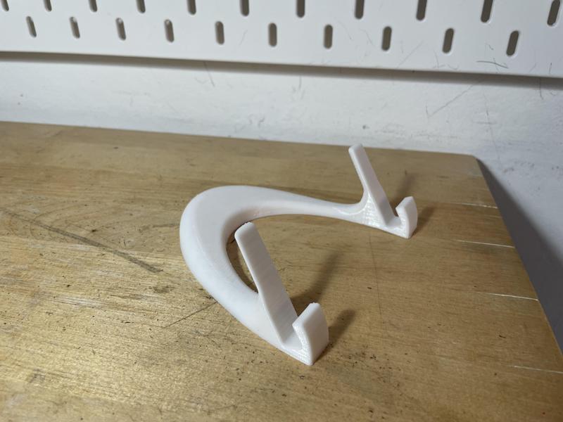 Ipad stand (fluid desing)