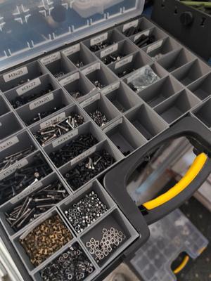 STOREHOUSE REIMAGINED 20-Bin Medium Portable Parts Storage Case
