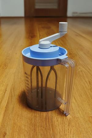 Kľuka ručného šľahača / Hand mixer crank.