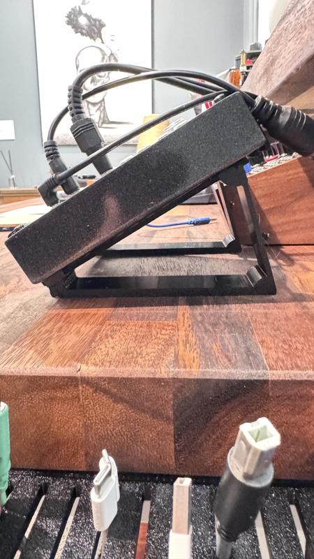 Zoia Euroburo Stable Stand