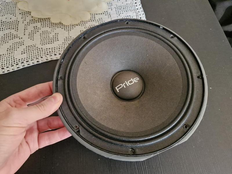 8in (200mm) speaker ring