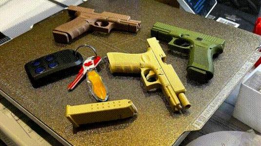 Fidget standard pistol keychain movable slide