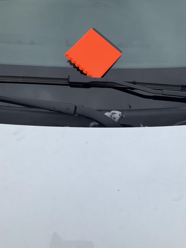 Eiskratzer mit Gummilippe / ice scraper with rubber lip