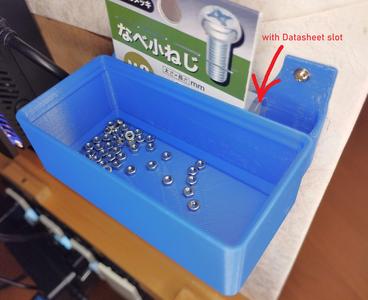 screw wall mount Gridfinity Bin 4U x2 with slot