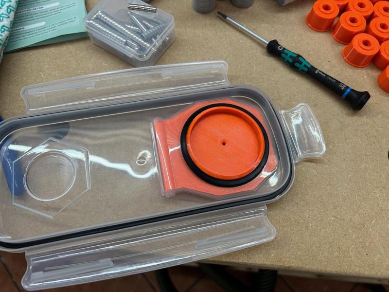 Coperchio per contenitore ermetico WILDONE con attacco magnetico