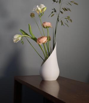 Modern Vase with Integrated Flower Frog